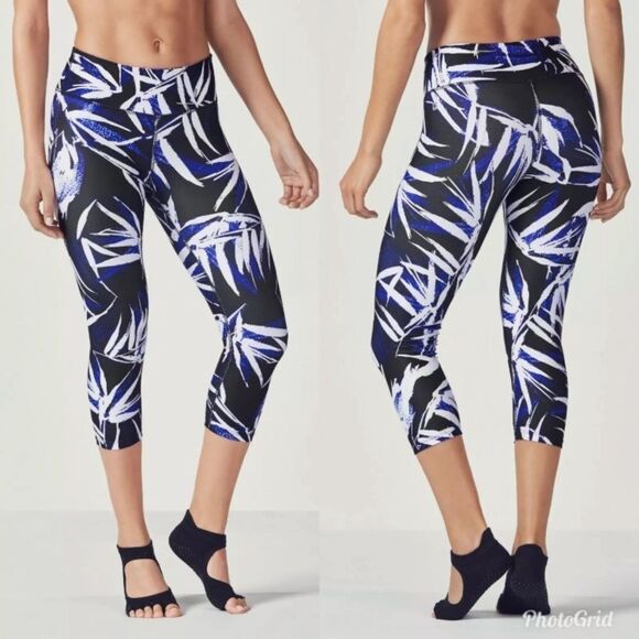 Fabletics Salar Capri Crop Leggings tights size‎ XS new blue white black - Picture 1 of 4